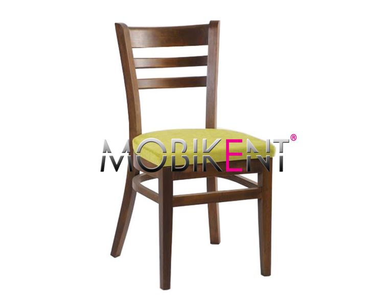 Chaise bistro en bois assise tapissée jaune à avignon